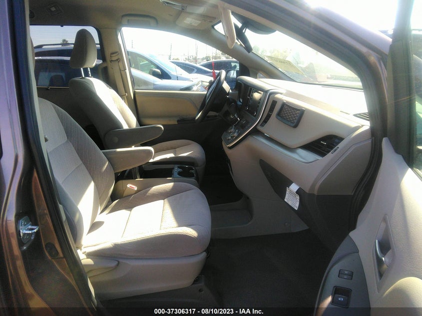 VIN 5TDKZ3DC9LS051647 2020 TOYOTA SIENNA LE