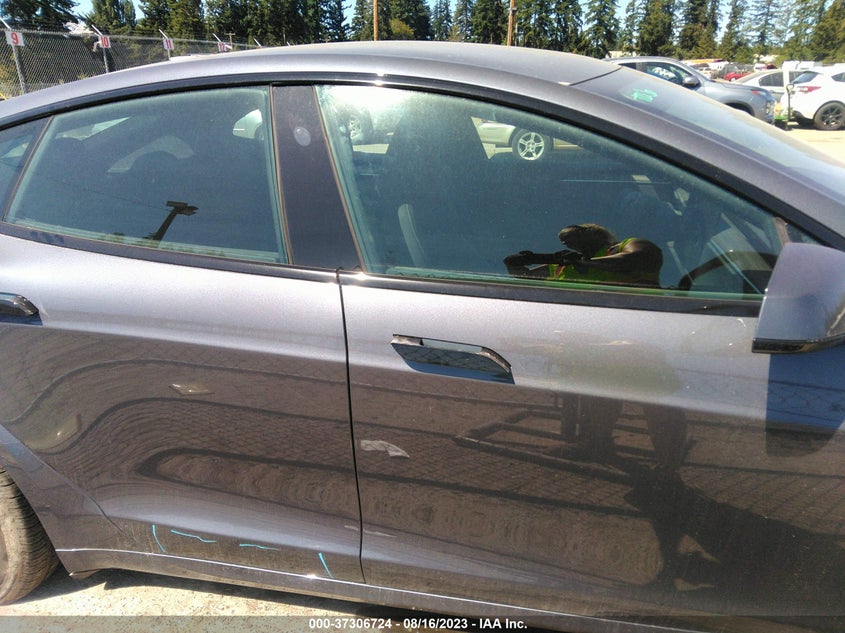 VIN 5YJSA1E53NF463985 2022 TESLA MODEL S