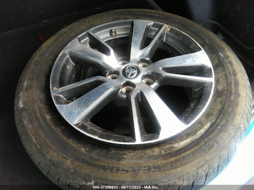 2018 TOYOTA RAV4 XLE - 2T3RFREV6JW815136