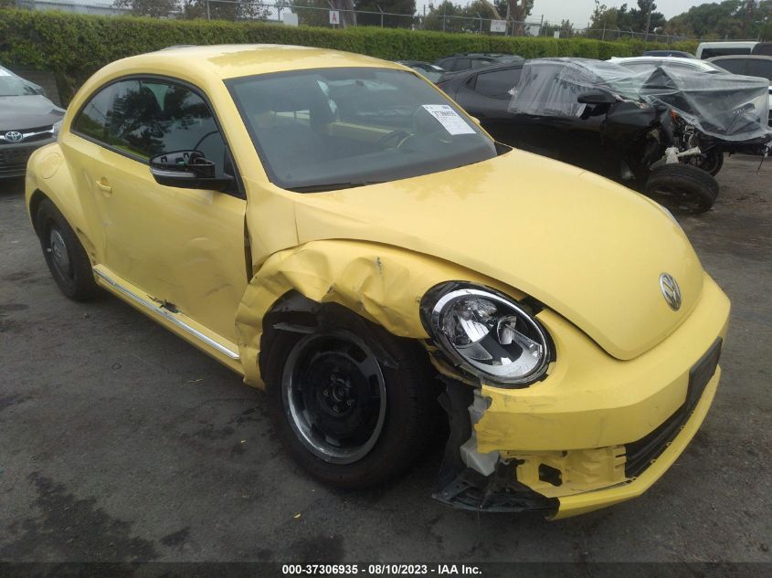 2013 VOLKSWAGEN BEETLE COUPE 2.5L - 3VWJP7AT4DM646580