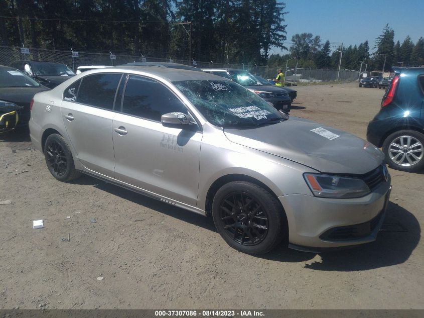 2013 VOLKSWAGEN JETTA SEDAN SE - 3VWDP7AJXDM242646