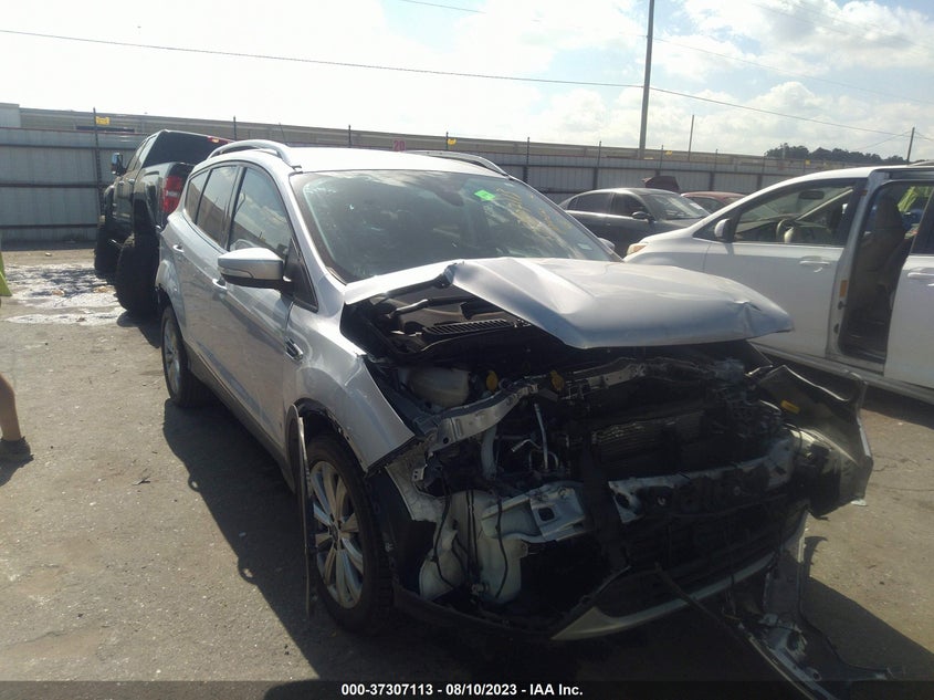 VIN 1FMCU0J93JUD58407 2018 FORD ESCAPE TITANIUM