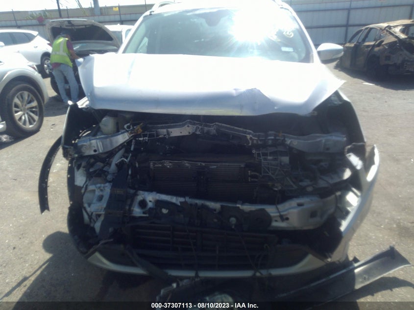 VIN 1FMCU0J93JUD58407 2018 FORD ESCAPE TITANIUM