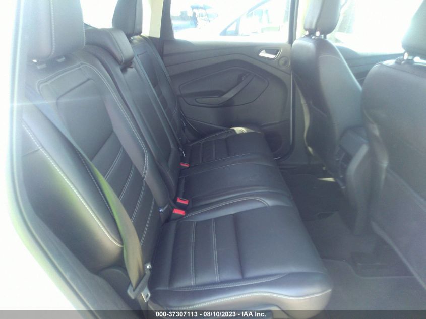 VIN 1FMCU0J93JUD58407 2018 FORD ESCAPE TITANIUM
