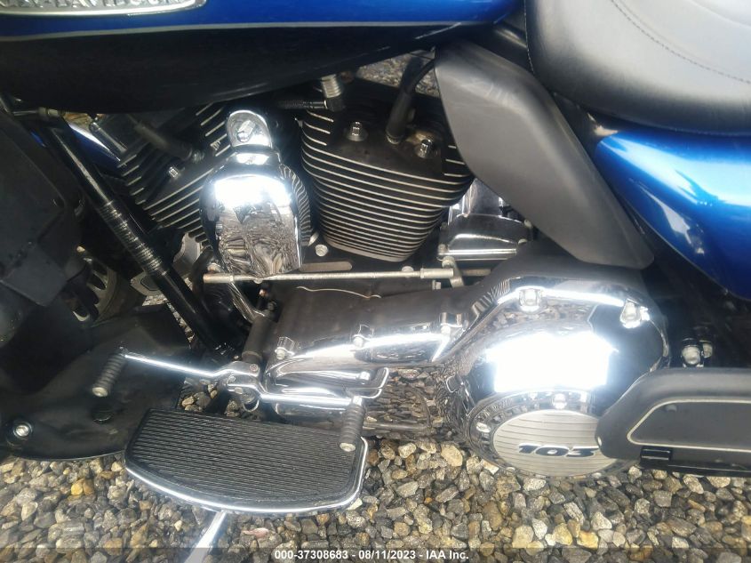 2010 HARLEY-DAVIDSON FLHTK 1HD1KEM19AB613138