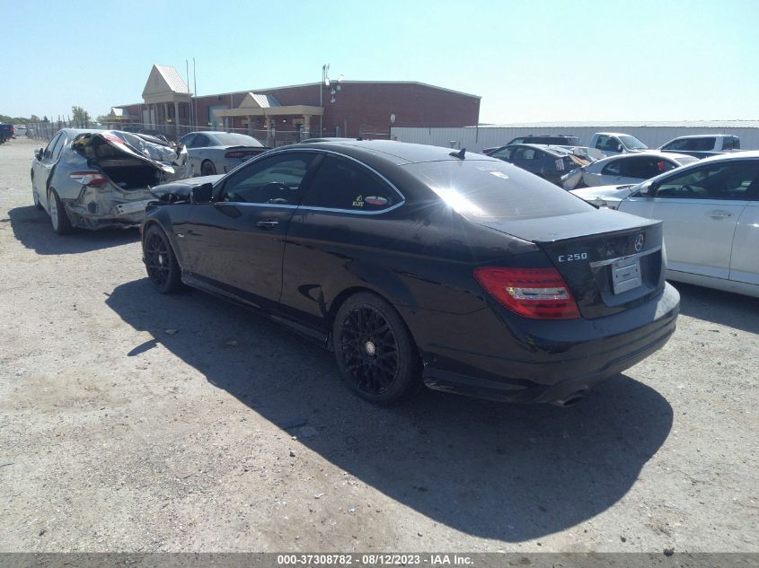 2014 MERCEDES-BENZ C 250 WDDGJ4HB4EG284388