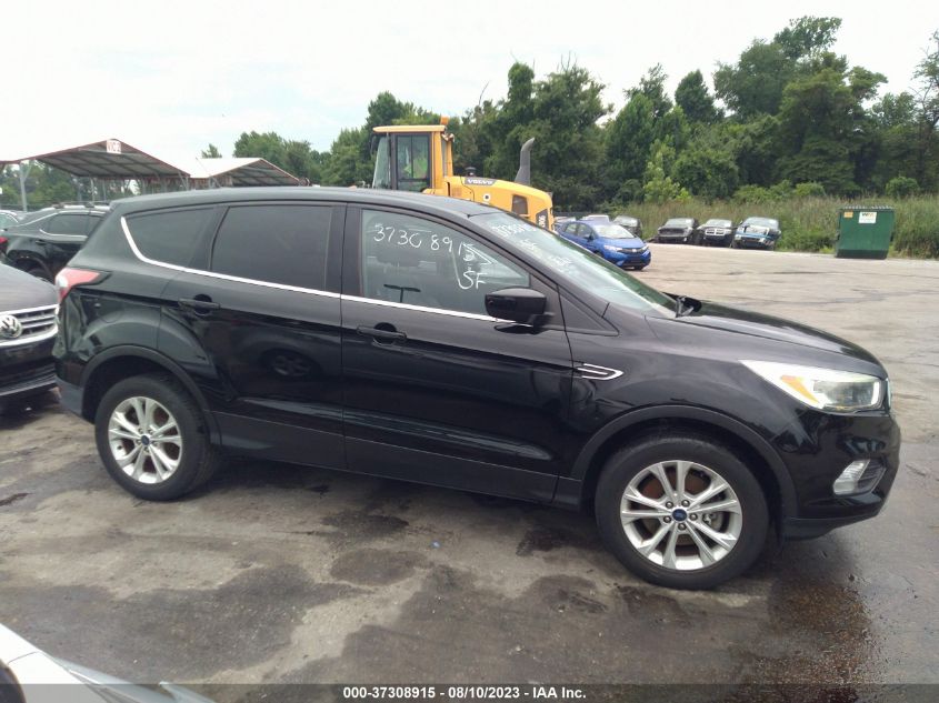 2017 FORD ESCAPE SE - 1FMCU9GD1HUD90198