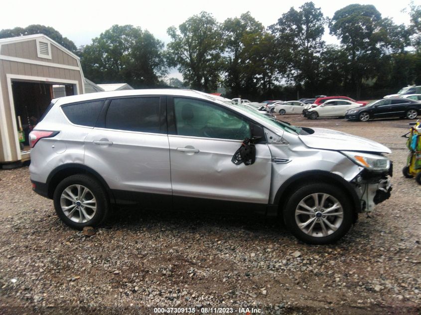 2017 FORD ESCAPE SE - 1FMCU0G98HUC65030