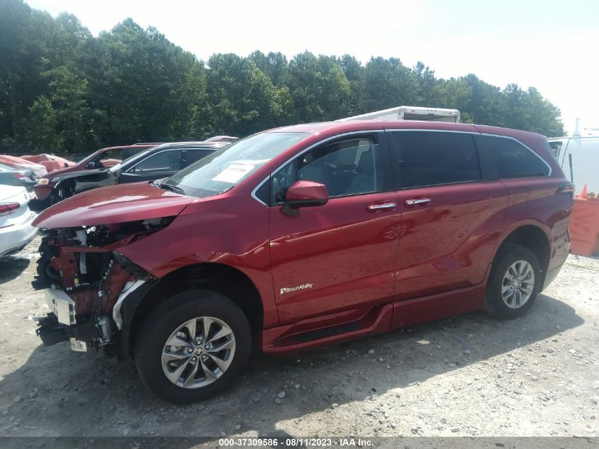 2022 TOYOTA SIENNA XLE - 5TDYRKEC9NS082239