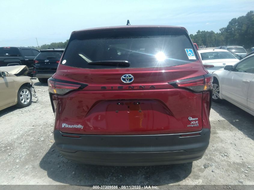 2022 TOYOTA SIENNA XLE - 5TDYRKEC9NS082239