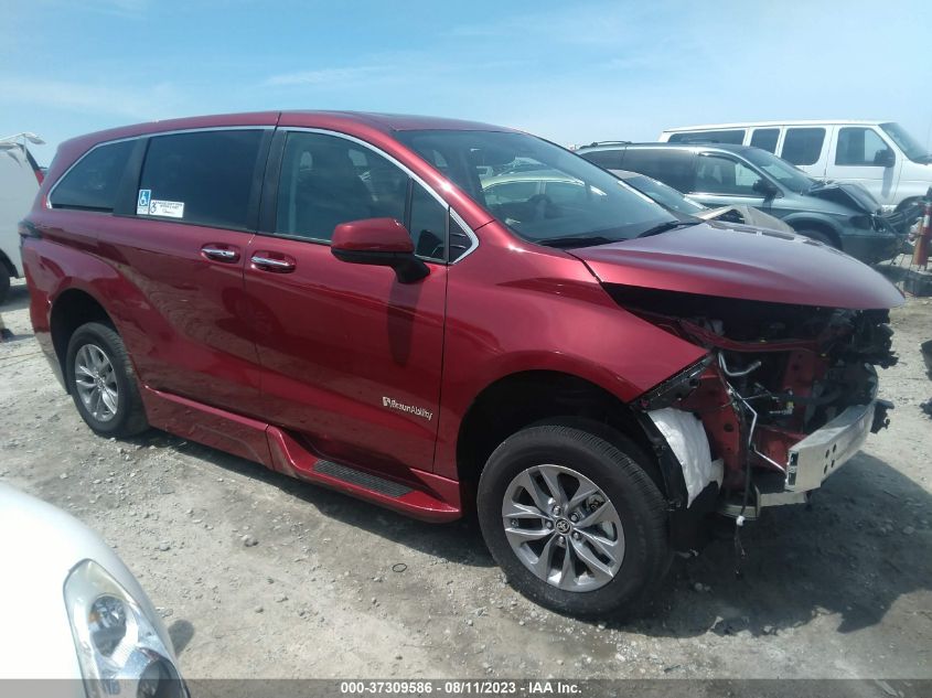 2022 TOYOTA SIENNA XLE - 5TDYRKEC9NS082239