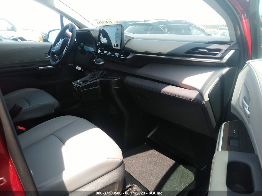 2022 TOYOTA SIENNA XLE - 5TDYRKEC9NS082239