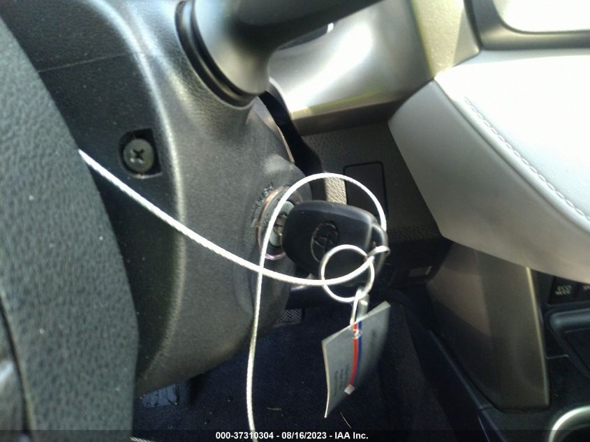 2015 TOYOTA RAV4 LE - JTMZFREV4FD049749