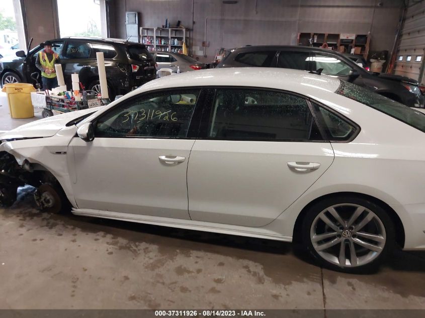 2018 VOLKSWAGEN PASSAT S/R-LINE - 1VWAA7A32JC015499