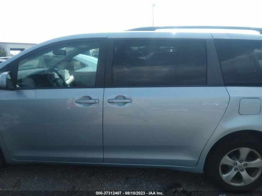 2017 TOYOTA SIENNA LE - 5TDKZ3DC1HS883443