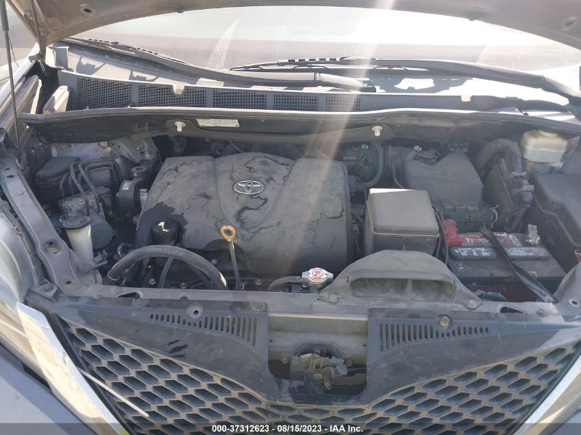 2017 TOYOTA SIENNA L 00000000000776965