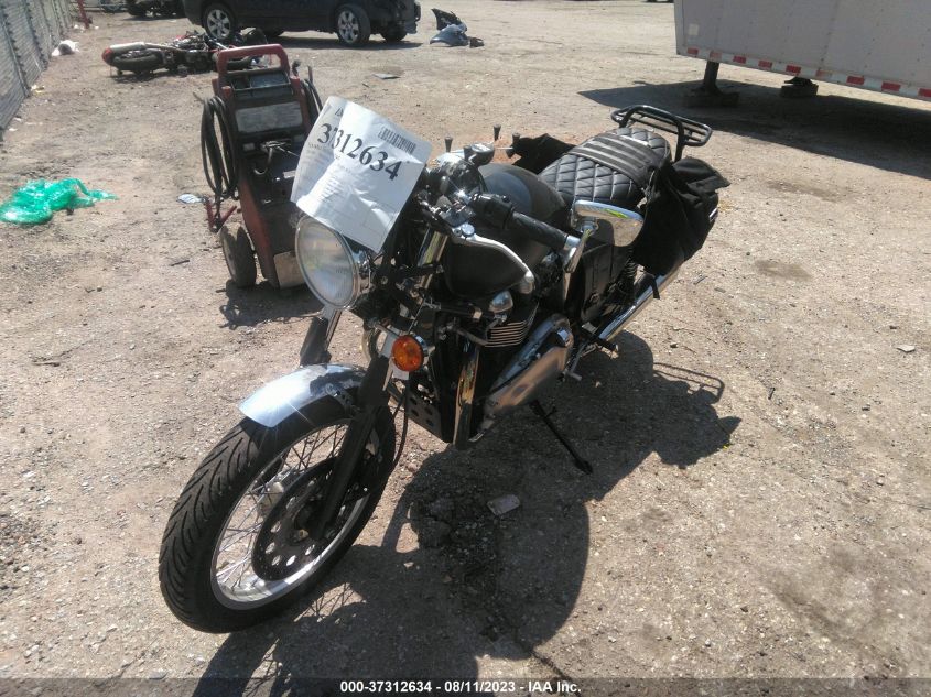 2010 TRIUMPH MOTORCYCLE THRUXTON 900 SMT920K18AT420470