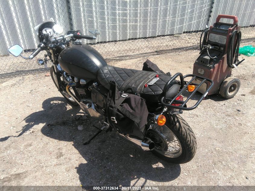 2010 TRIUMPH MOTORCYCLE THRUXTON 900 SMT920K18AT420470