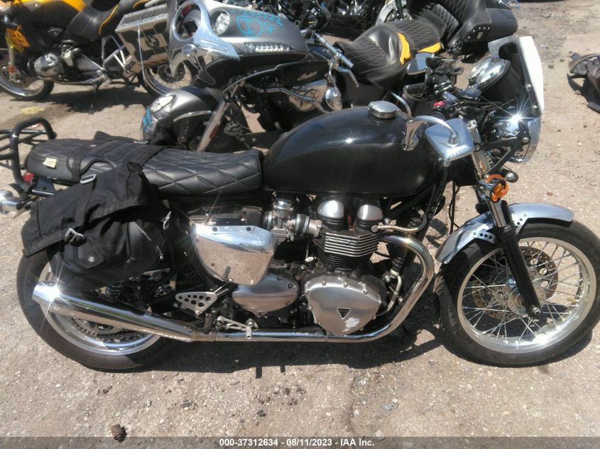 2010 TRIUMPH MOTORCYCLE THRUXTON 900 SMT920K18AT420470