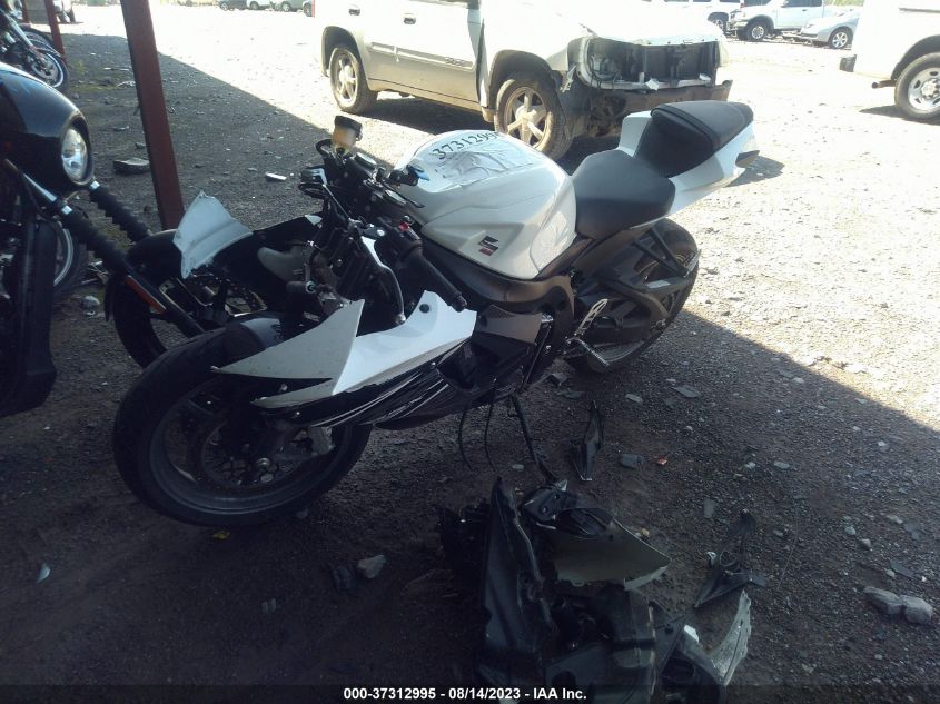 2011 SUZUKI GSX-R600 - JS1GN7FA4B2103044