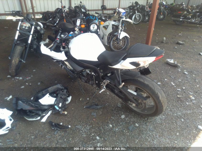 2011 SUZUKI GSX-R600 - JS1GN7FA4B2103044