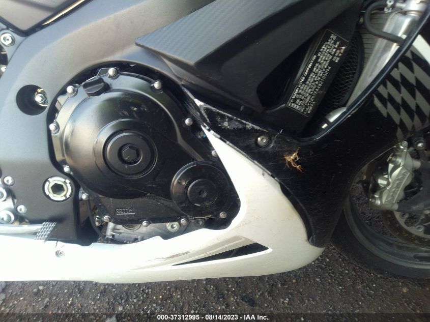 2011 SUZUKI GSX-R600 - JS1GN7FA4B2103044