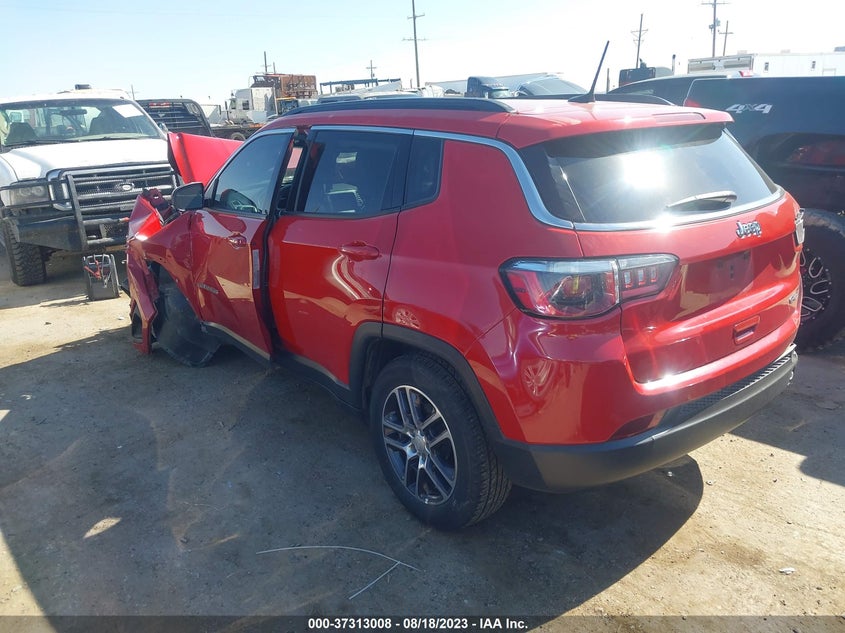 VIN 3C4NJCBB8KT685826 2019 JEEP COMPASS LATITUDE