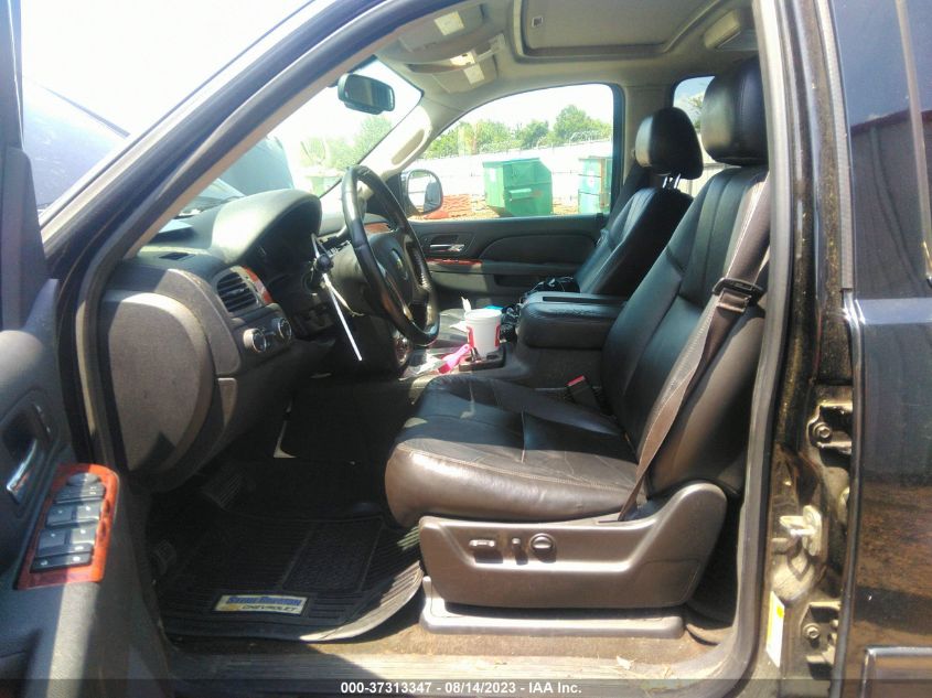 2013 CHEVROLET SUBURBAN LT - 1GNSKJE73DR104375