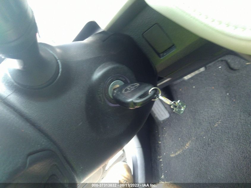 2013 TOYOTA RAV4 XLE - 2T3WFREV3DW008693