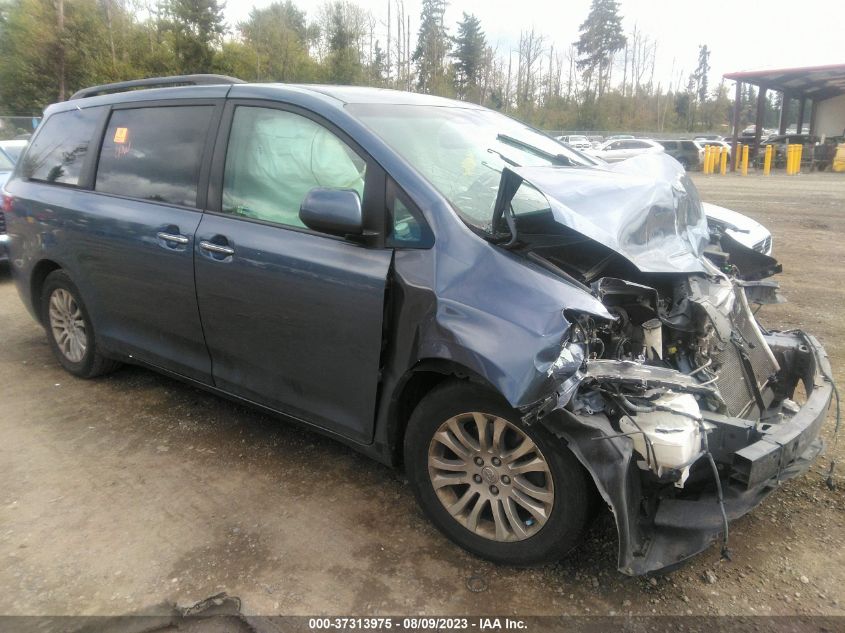 5TDYK3DC8FS636092 2015 TOYOTA SIENNA - Image 1