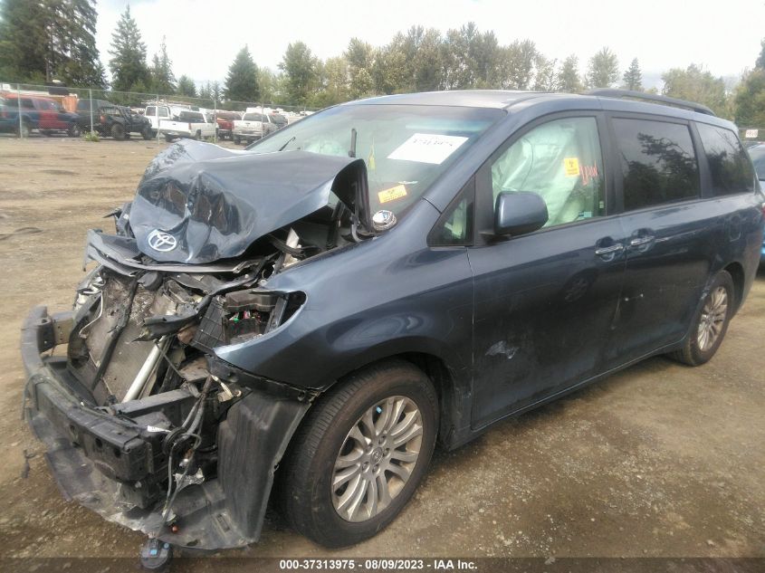 5TDYK3DC8FS636092 2015 TOYOTA SIENNA - Image 2