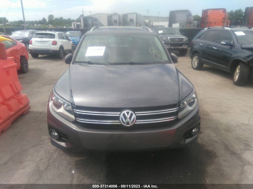 2013 VOLKSWAGEN TIGUAN SE W/SUNROOF & NAV - WVGAV3AX0DW611406