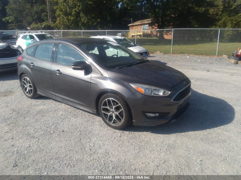 2015 FORD FOCUS SE - 1FADP3K28FL216107