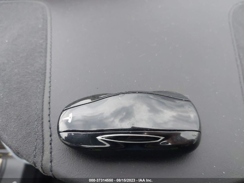 2016 TESLA MODEL S - 5YJSA1E22GF130587