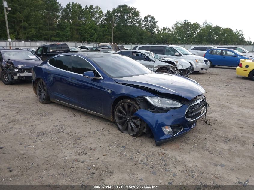 2016 TESLA MODEL S - 5YJSA1E22GF130587
