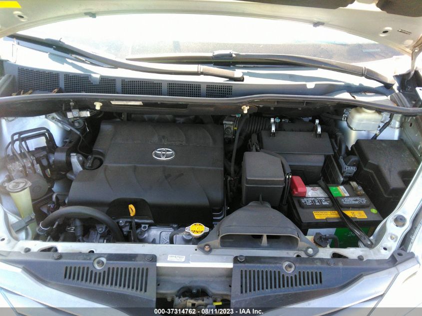 5TDYK3DC6BS064126 2011 TOYOTA SIENNA, photo no. 10