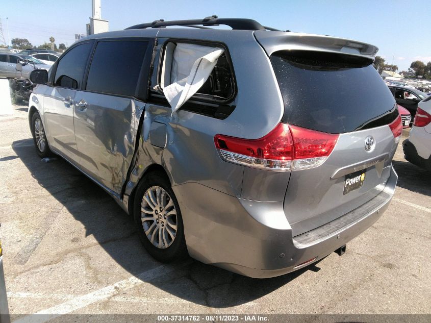 5TDYK3DC6BS064126 2011 TOYOTA SIENNA, photo no. 3