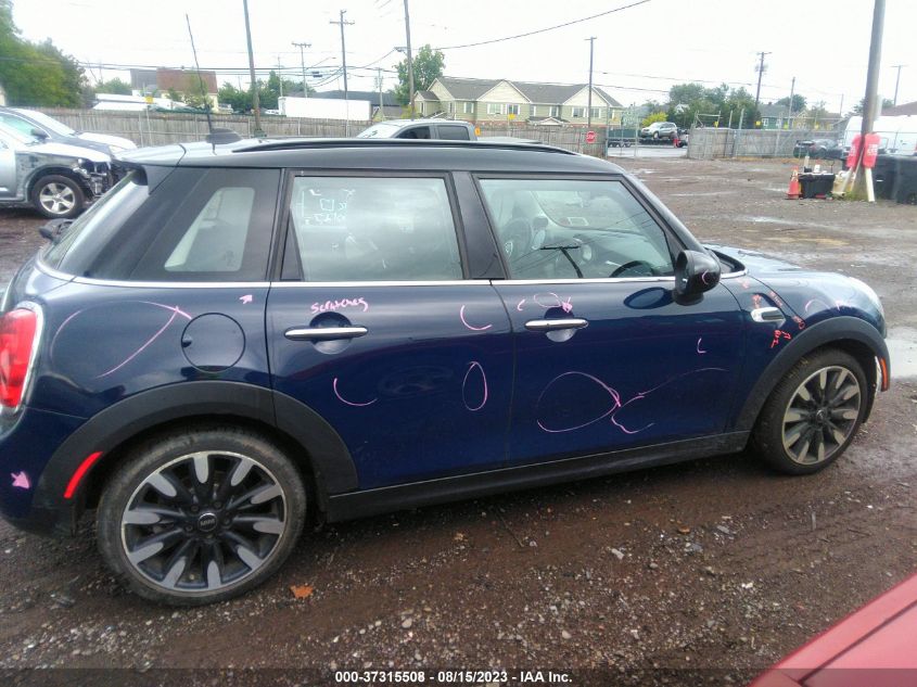 2015 MINI COOPER HARDTOP 4 DOOR WMWXS5C57FT832694