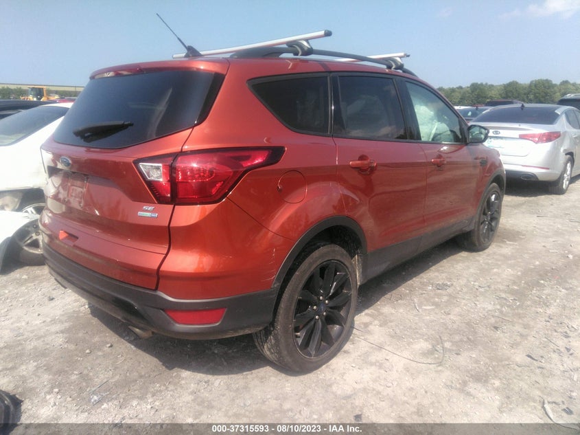 VIN 1FMCU9GD8KUB09800 2019 FORD ESCAPE SE