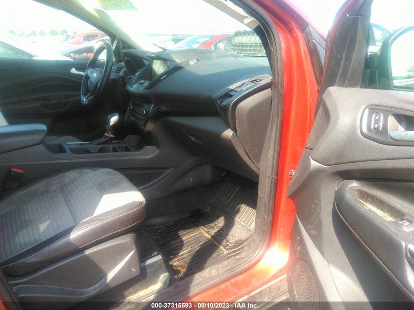 VIN 1FMCU9GD8KUB09800 2019 FORD ESCAPE SE