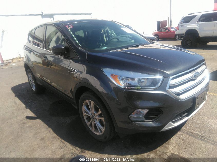 2017 FORD ESCAPE SE - 1FMCU9GD3HUC81063