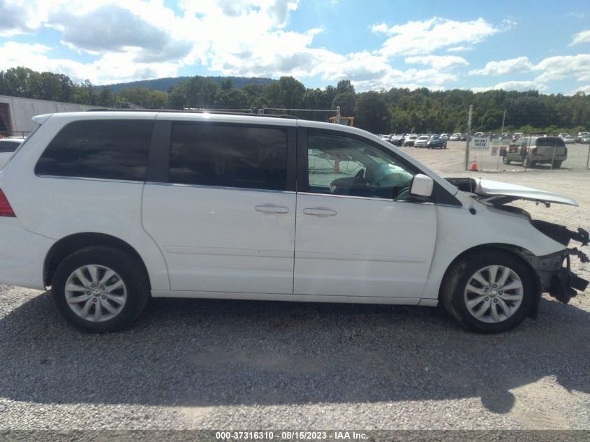 2014 VOLKSWAGEN ROUTAN SE W/RSE & NAVIGATION 2C4RVABG8ER134356