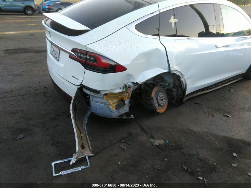 2018 TESLA MODEL X - 5YJXCBE24JF115912