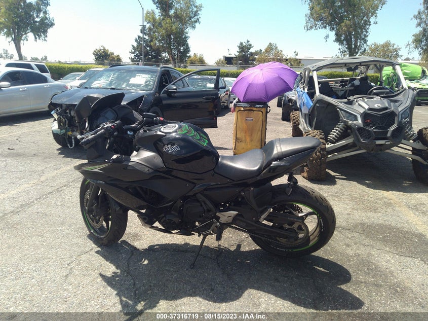 VIN JKAEXEJ16HDA01256 2017 KAWASAKI EX650 J