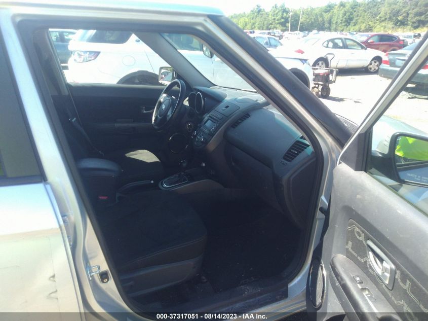 2013 KIA SOUL + - KNDJT2A64D7765915