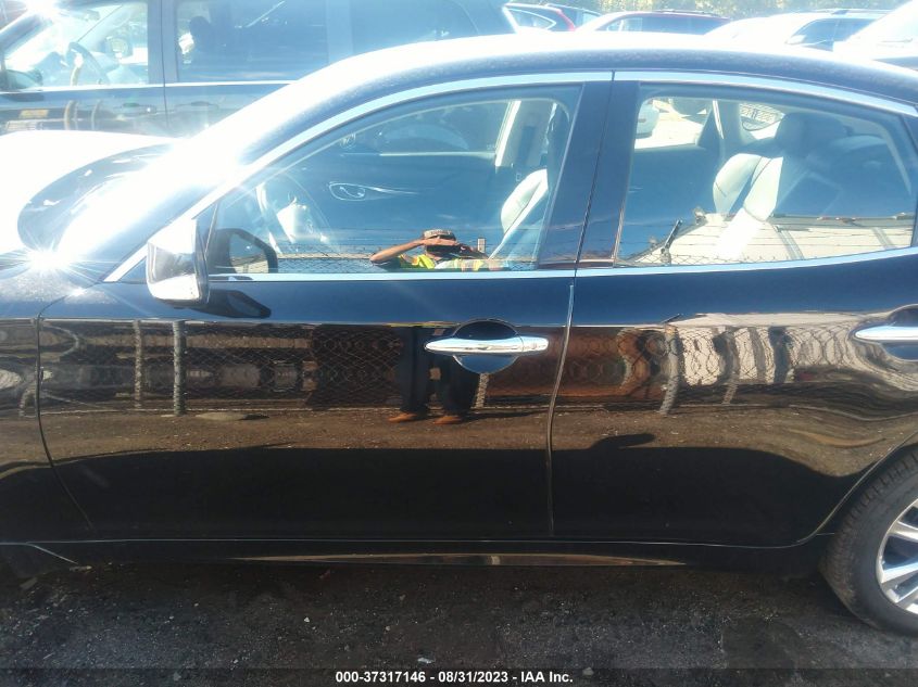 2015 INFINITI Q70 JN1BY1AR3FM562533