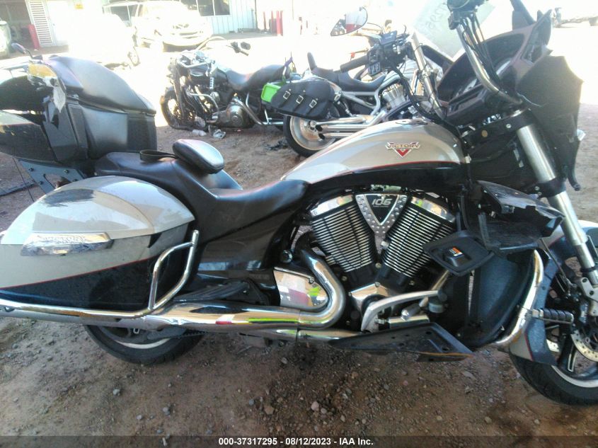 2014 VICTORY MOTORCYCLES CROSS COUNTRY TOUR/TOUR 15TH ANNIV 5VPTW36N5E3038119
