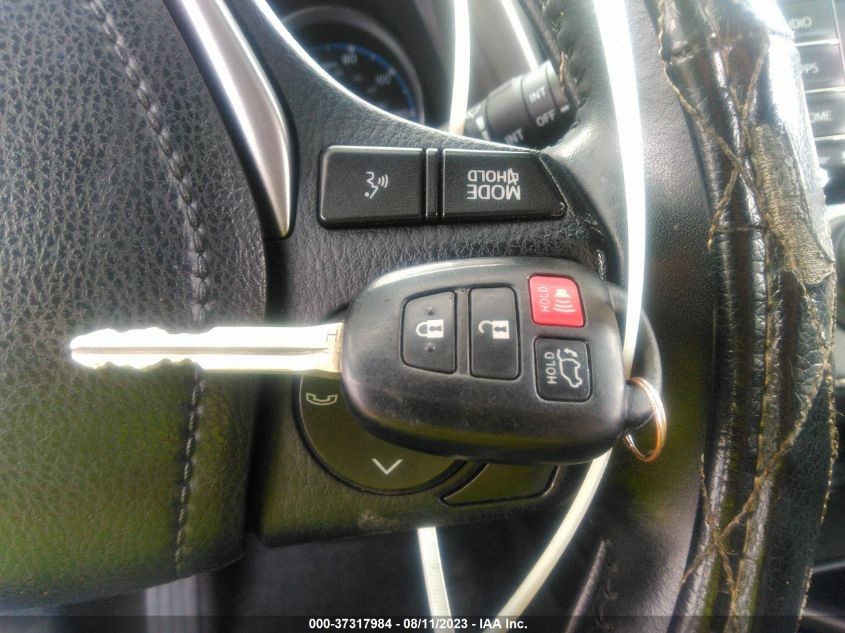 2016 TOYOTA RAV4 XLE - JTMWFREV8GJ085580
