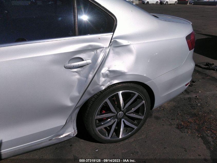 2013 VOLKSWAGEN GLI AUTOBAHN W/NAV 3VW5S7AJ2DM292668