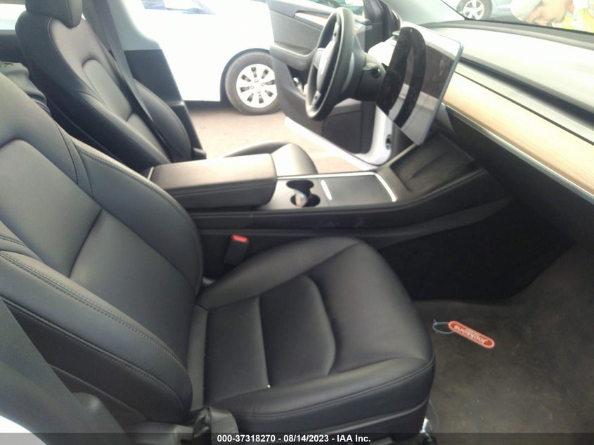 VIN 7SAYGAEE0PF695572 2023 TESLA MODEL Y